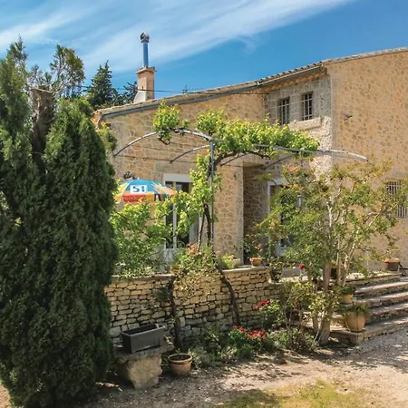 Beautiful In Lisle Sur Sorgue With Wifi Holiday home Les Vigneres