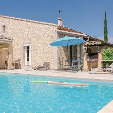 Beautiful In Lisle Sur Sorgue With Wifi