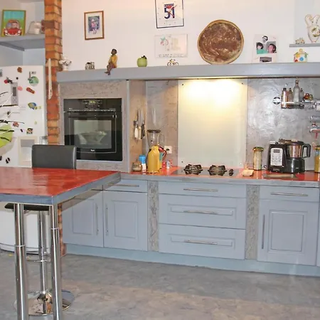 Holiday home Beautiful In Lisle Sur Sorgue With Wifi *