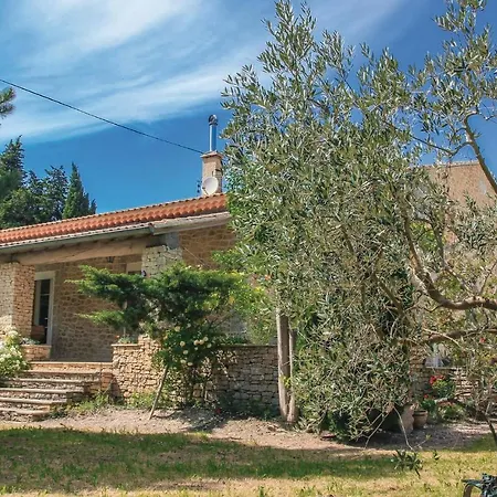 Holiday home Beautiful In Lisle Sur Sorgue With Wifi *