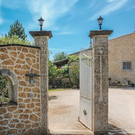 Beautiful In Lisle Sur Sorgue With Wifi Les Vigneres