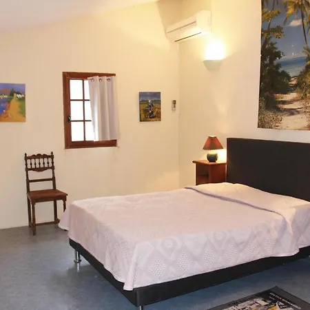 Beautiful In Lisle Sur Sorgue With Wifi Holiday home