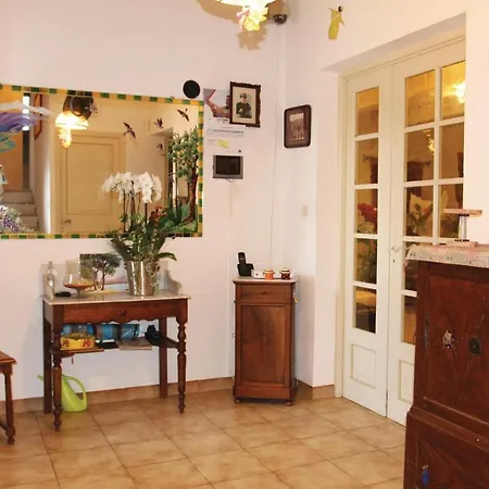 Four-bedroom In L'isle Sur Sorgue Hébergement de vacances
